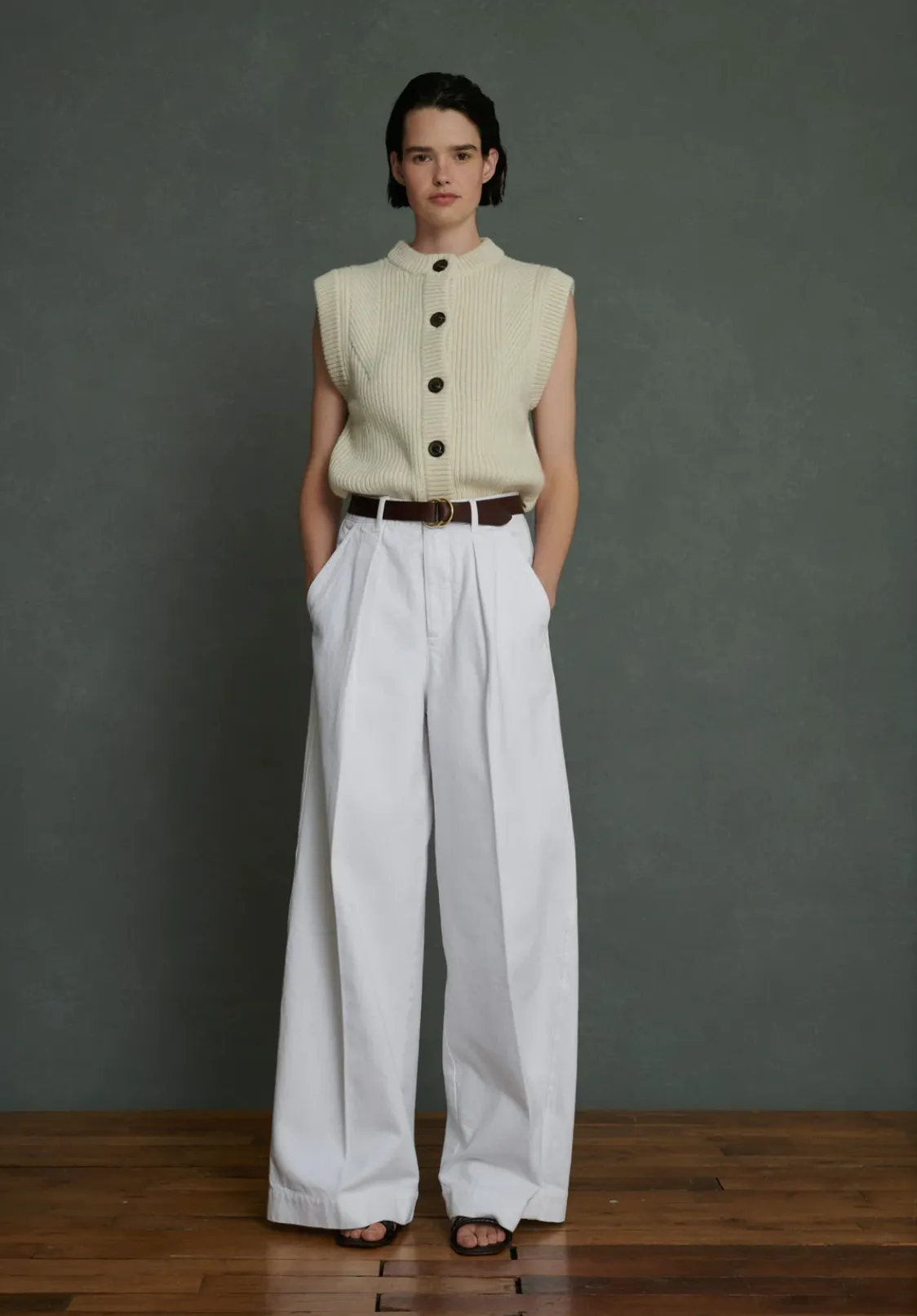 Amore Ecru Sleeveless Cardigan
