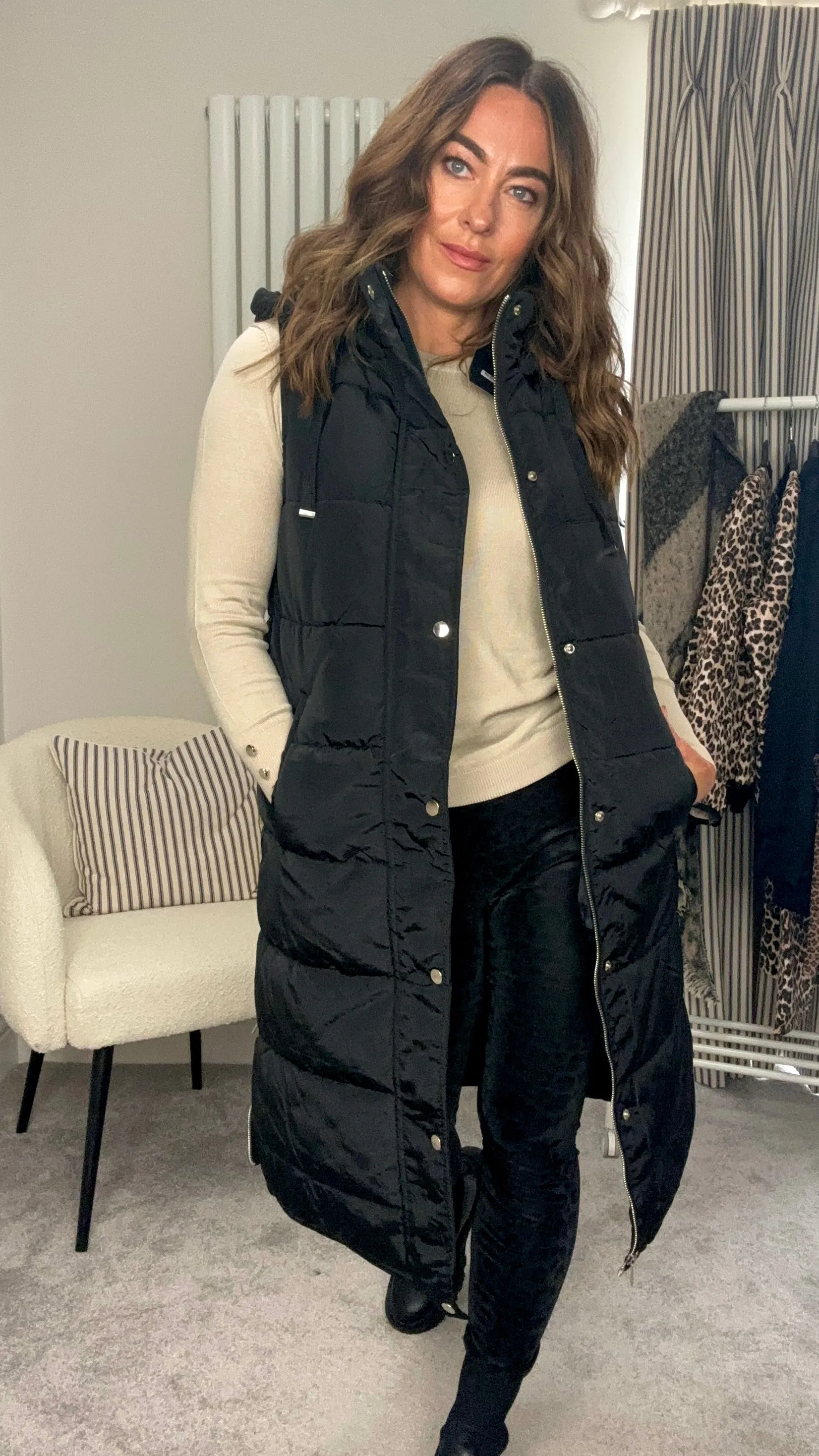BLACK LONG LENGTH HOODED GILET
