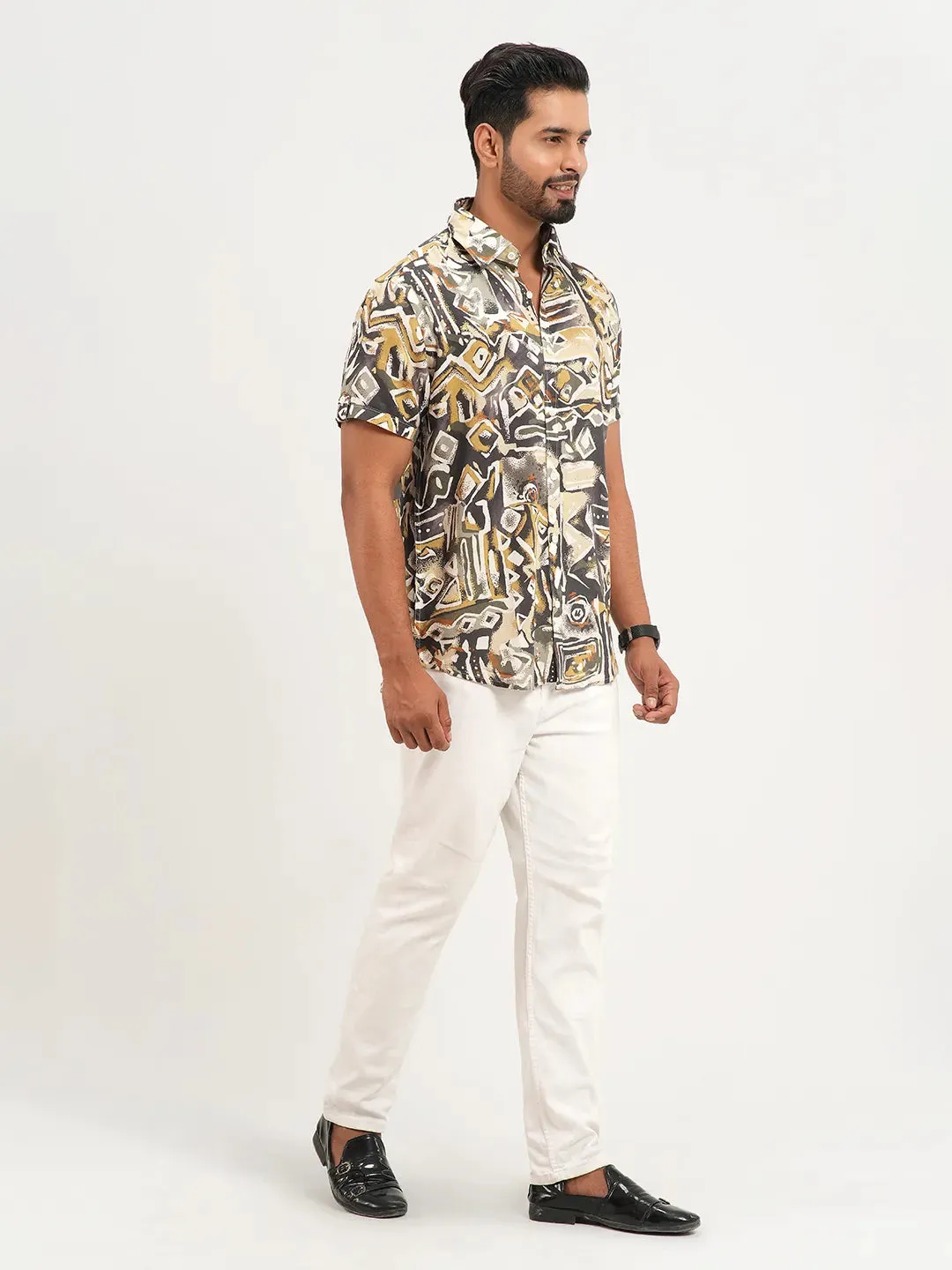 Men's Half  Sleeve Printed Casual  Shirt