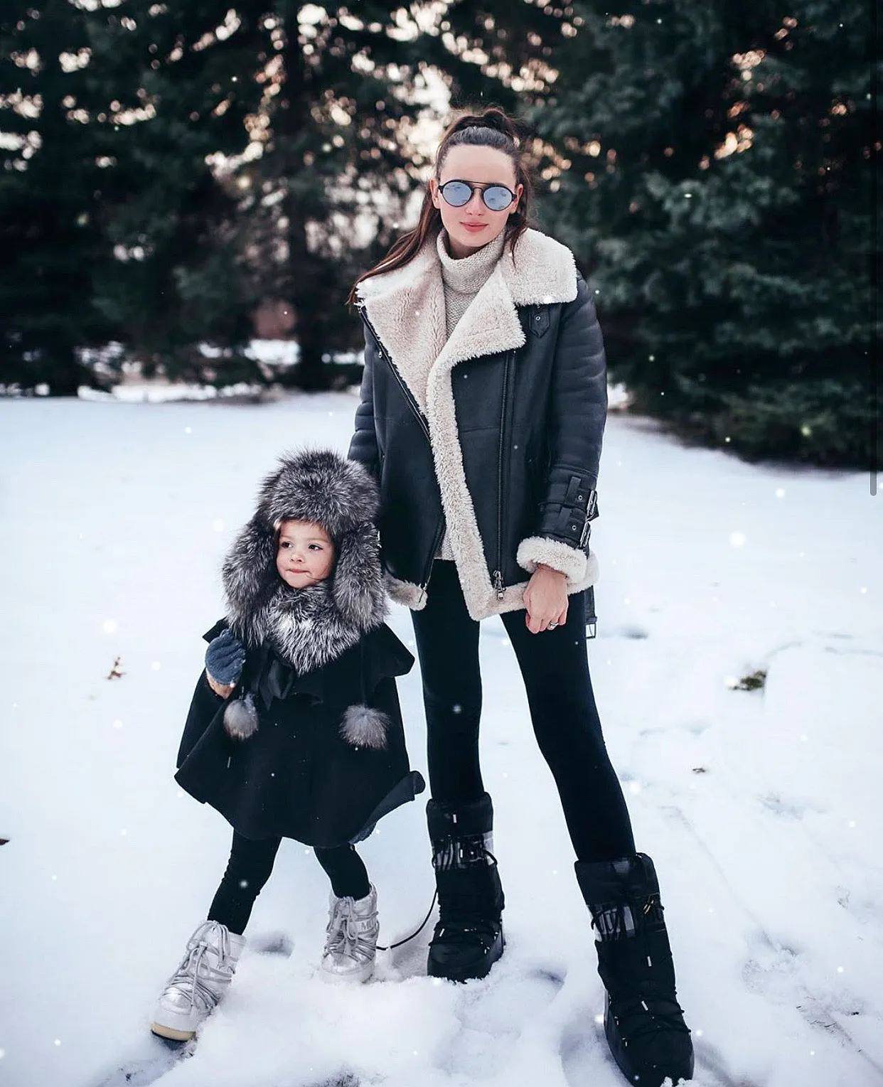 MI LOVES SIGNATURE Luxurious Racoon fur trim collar with atlas bow