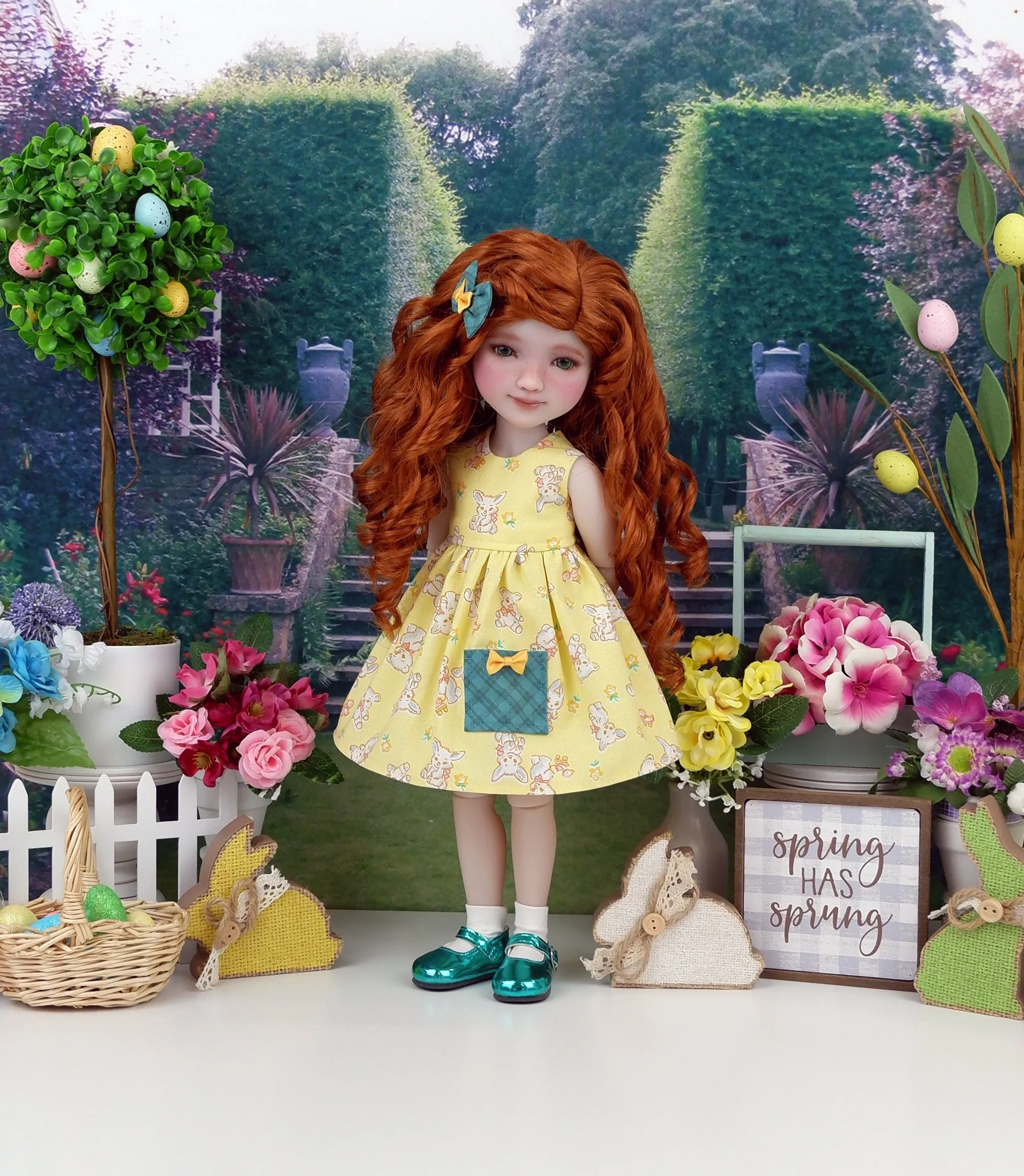 Vintage Bunny - dress with shoes for Ruby Red Fashion Friends doll