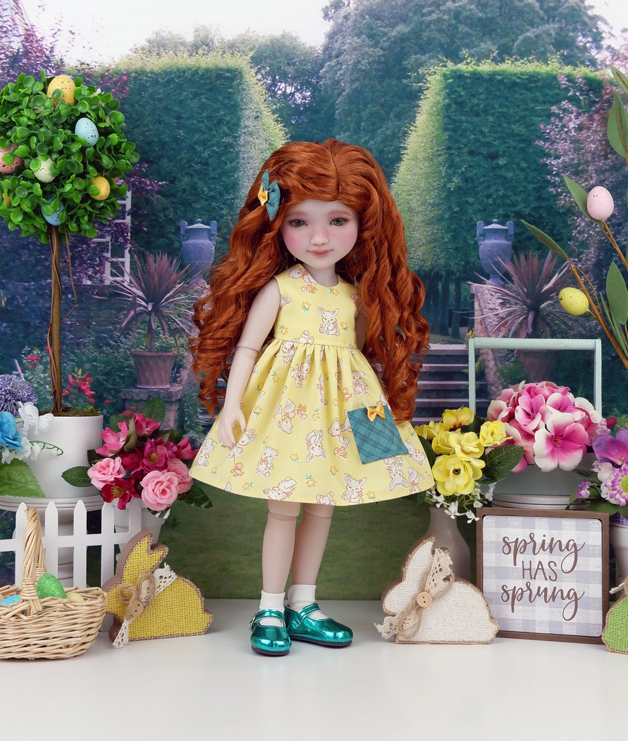 Vintage Bunny - dress with shoes for Ruby Red Fashion Friends doll