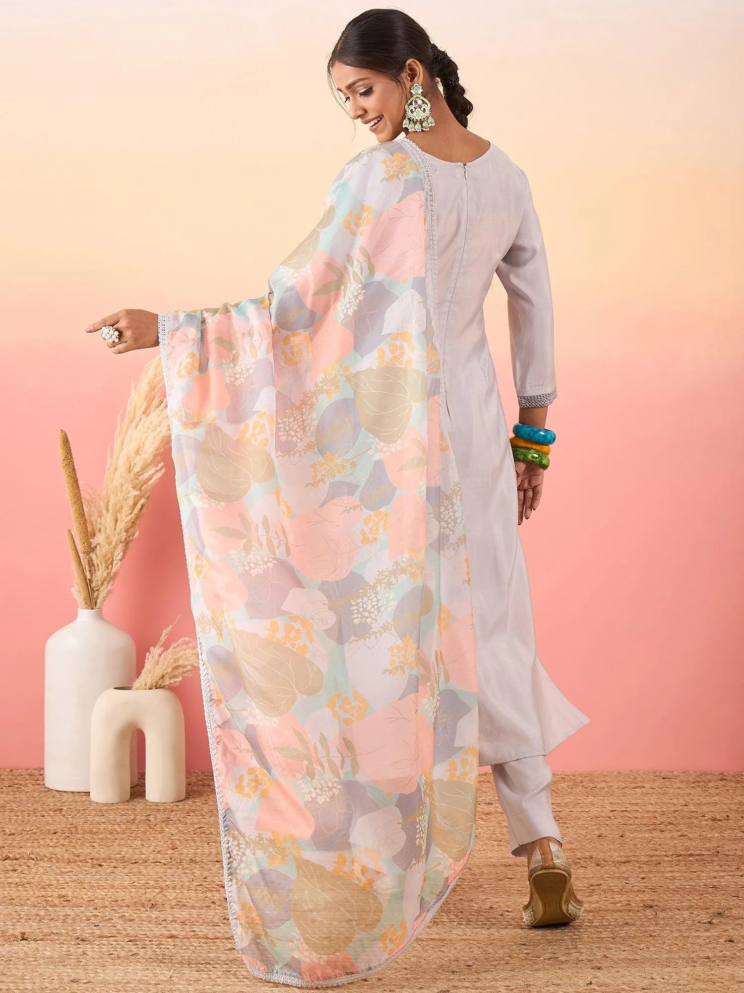 Women Embroidered Regular Thread Work Kurta with Trousers & With Dupatta