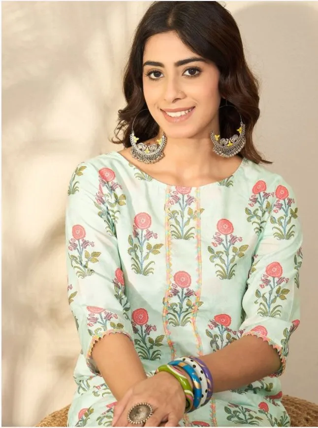 Women Floral Printed Regular Thread Work Kurti with Trousers