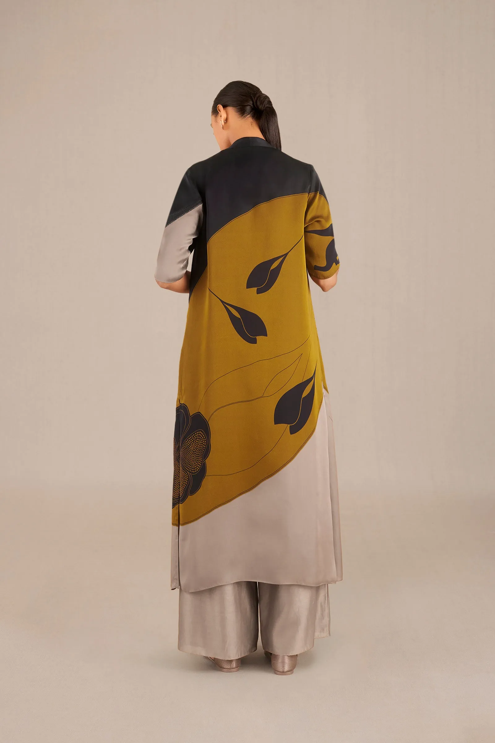 Zaila Cape Set